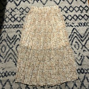 Suzy Shier Chiffon maxi skirt